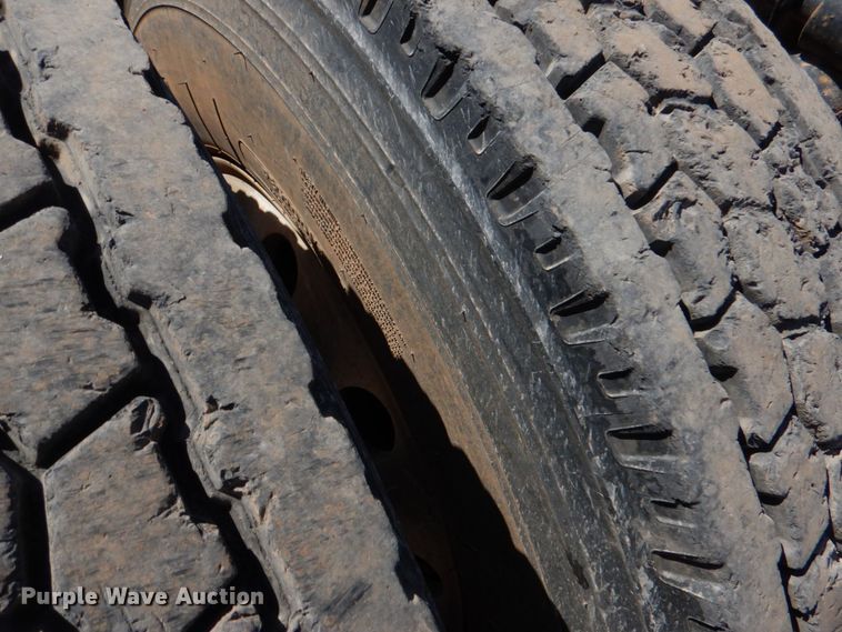 image for item KP9167 2001 Sterling AT9500  semi truck