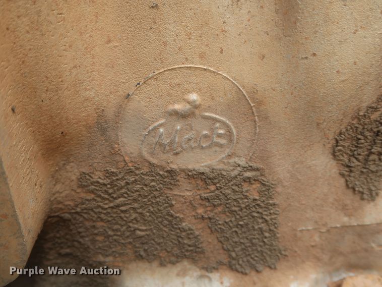 image for item KR9800 Mack axle assembly