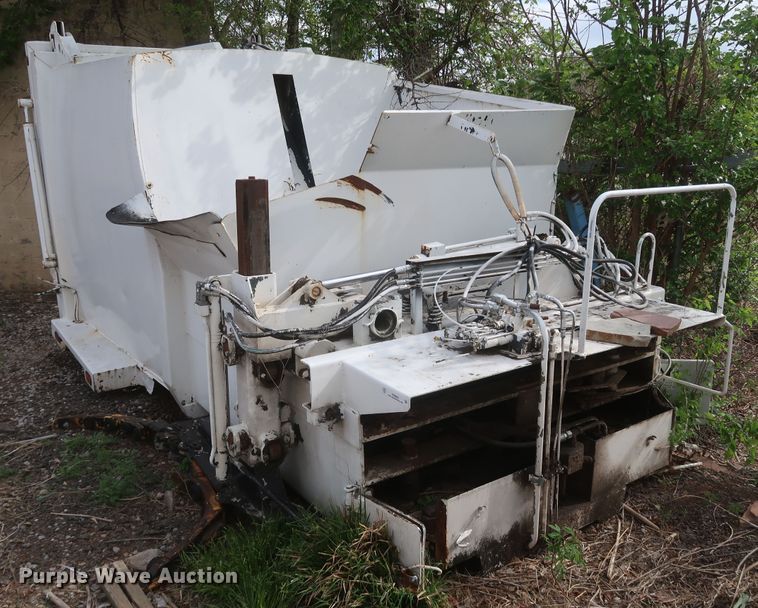 image for item KR9803 2008 Bridgeport 20 Ranger refuse truck bed