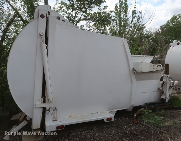 image for item KR9803 2008 Bridgeport 20 Ranger refuse truck bed