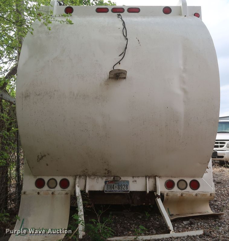 image for item KR9803 2008 Bridgeport 20 Ranger refuse truck bed