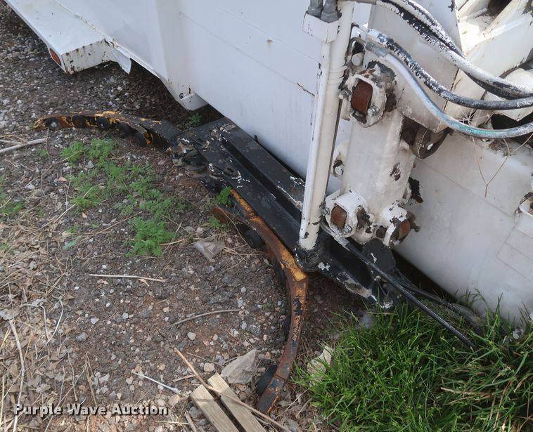 image for item KR9803 2008 Bridgeport 20 Ranger refuse truck bed