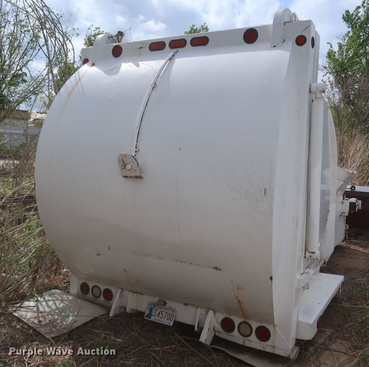 image for item KR9804 2008 Bridgeport 20 Ranger refuse truck bed