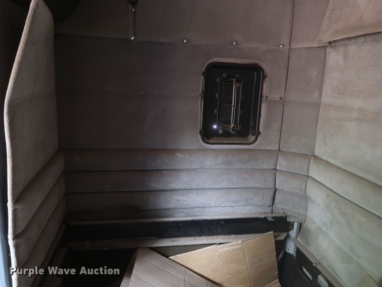 image for item KR9809 Semi truck sleeper