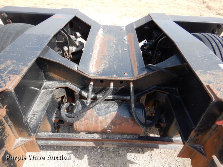 image for item LJ9819 2015 Superior  stinger axle