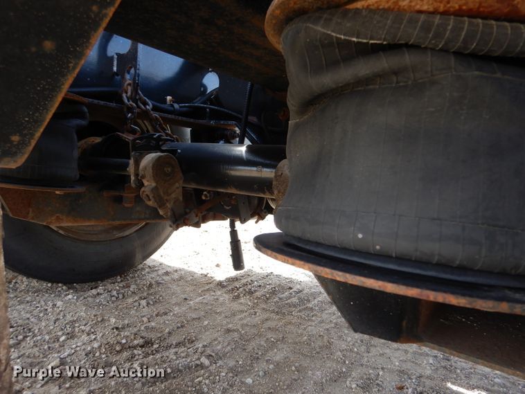 image for item LJ9819 2015 Superior  stinger axle