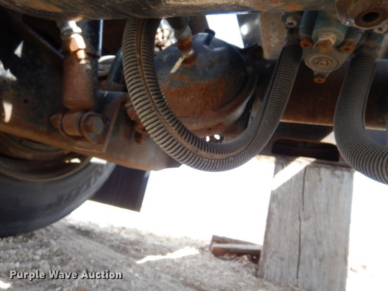 image for item LJ9819 2015 Superior  stinger axle