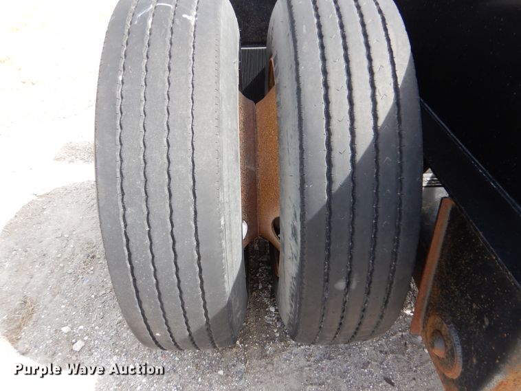 image for item LJ9819 2015 Superior  stinger axle