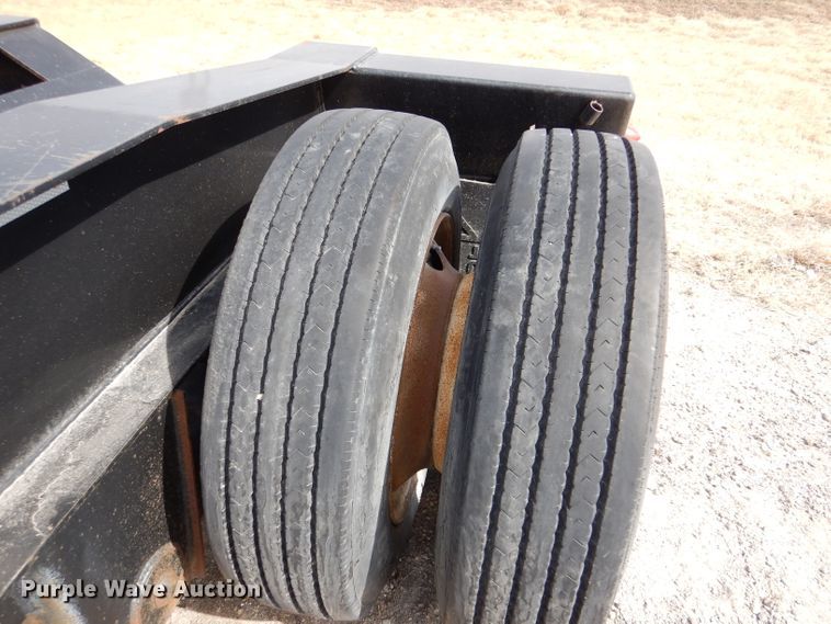 image for item LJ9819 2015 Superior  stinger axle