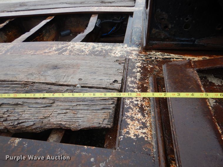 image for item LS9091 2003 Etnyre Blackhawk  lowboy equipment trailer