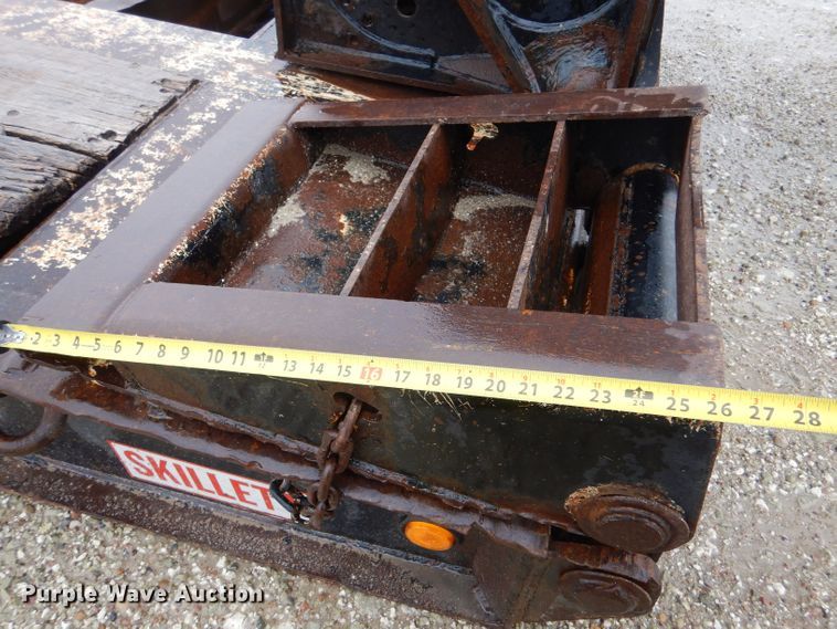 image for item LS9091 2003 Etnyre Blackhawk  lowboy equipment trailer