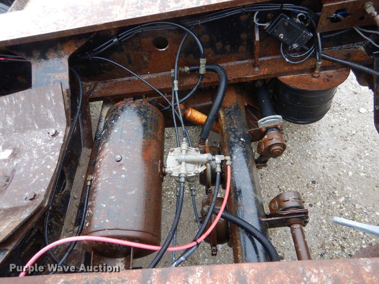 image for item LS9091 2003 Etnyre Blackhawk  lowboy equipment trailer