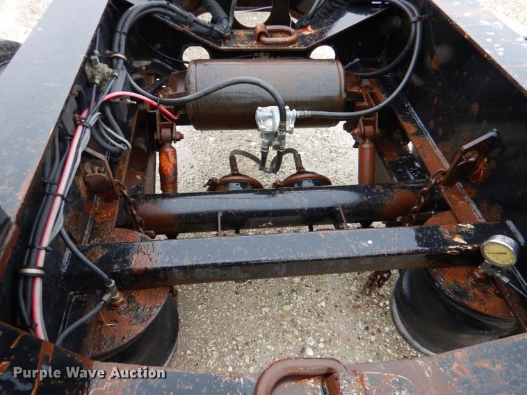 image for item LS9091 2003 Etnyre Blackhawk  lowboy equipment trailer