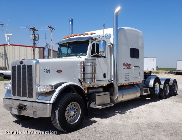 image for item LS9156 2013 Peterbilt 388  semi truck