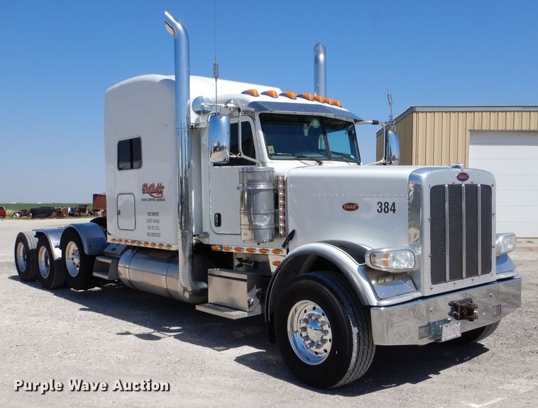 image for item LS9156 2013 Peterbilt 388  semi truck