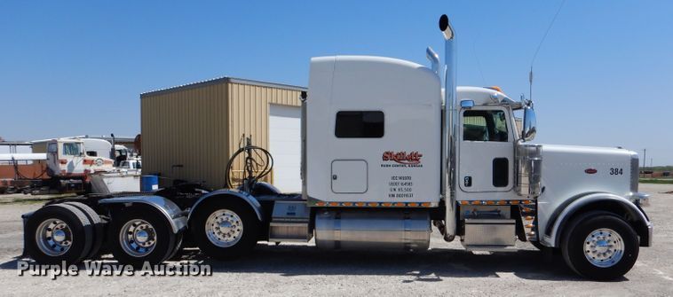 image for item LS9156 2013 Peterbilt 388  semi truck
