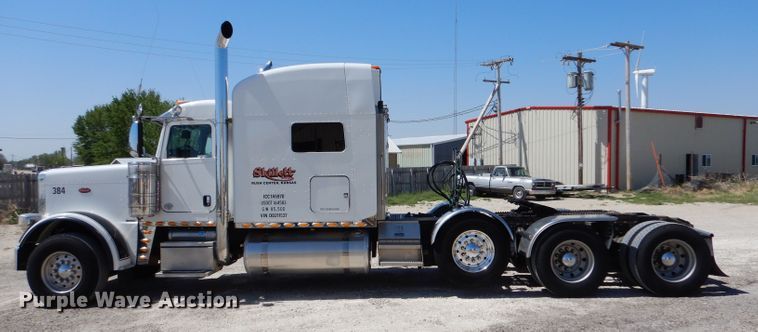 image for item LS9156 2013 Peterbilt 388  semi truck