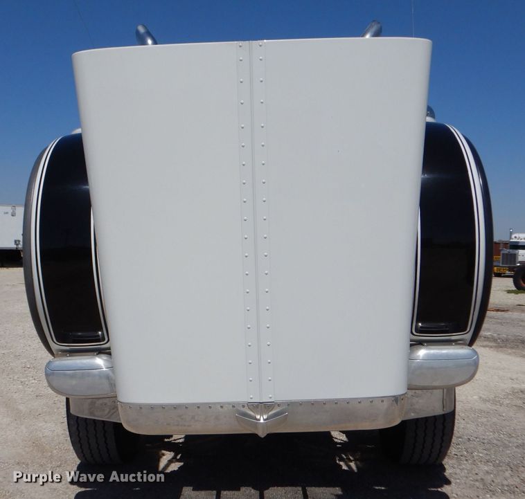 image for item LS9156 2013 Peterbilt 388  semi truck