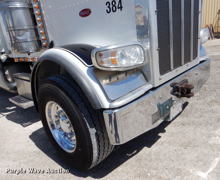image for item LS9156 2013 Peterbilt 388  semi truck