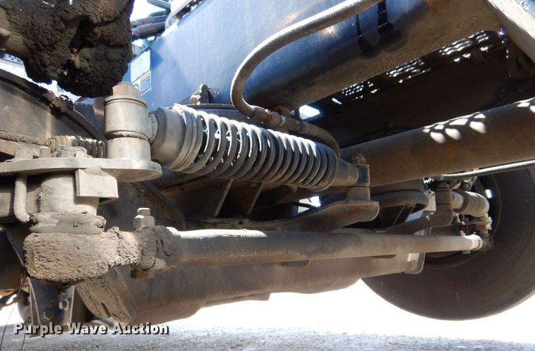 image for item LS9156 2013 Peterbilt 388  semi truck