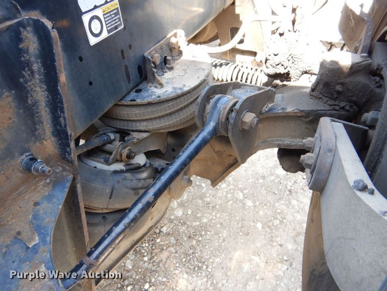 image for item LS9156 2013 Peterbilt 388  semi truck