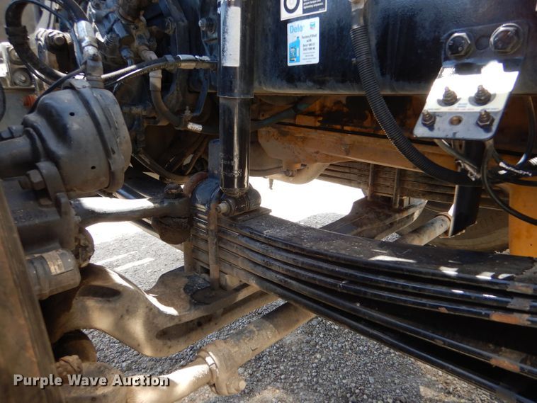 image for item LS9156 2013 Peterbilt 388  semi truck