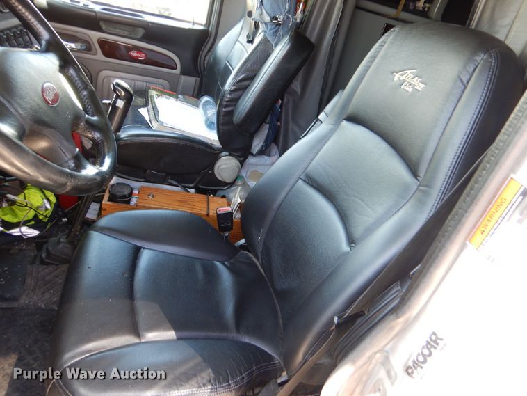 image for item LS9156 2013 Peterbilt 388  semi truck