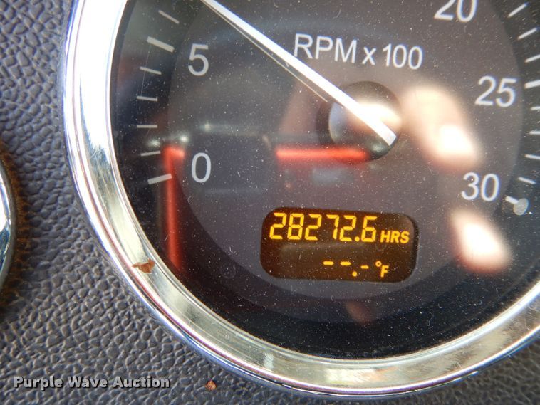 image for item LS9156 2013 Peterbilt 388  semi truck