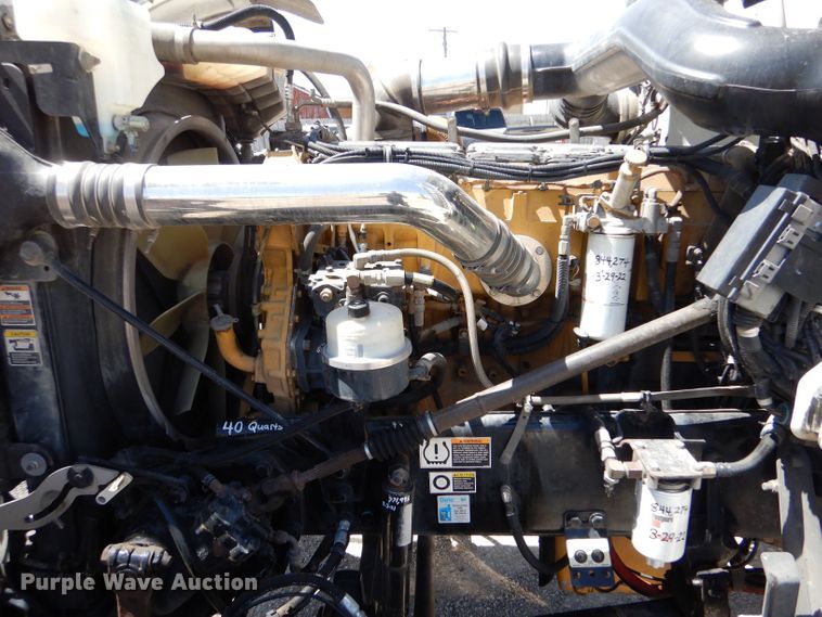 image for item LS9156 2013 Peterbilt 388  semi truck