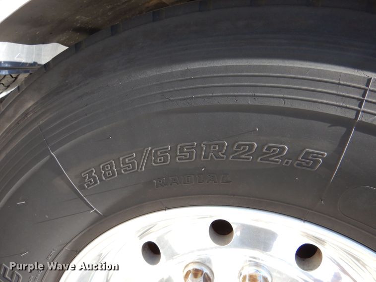 image for item LS9156 2013 Peterbilt 388  semi truck