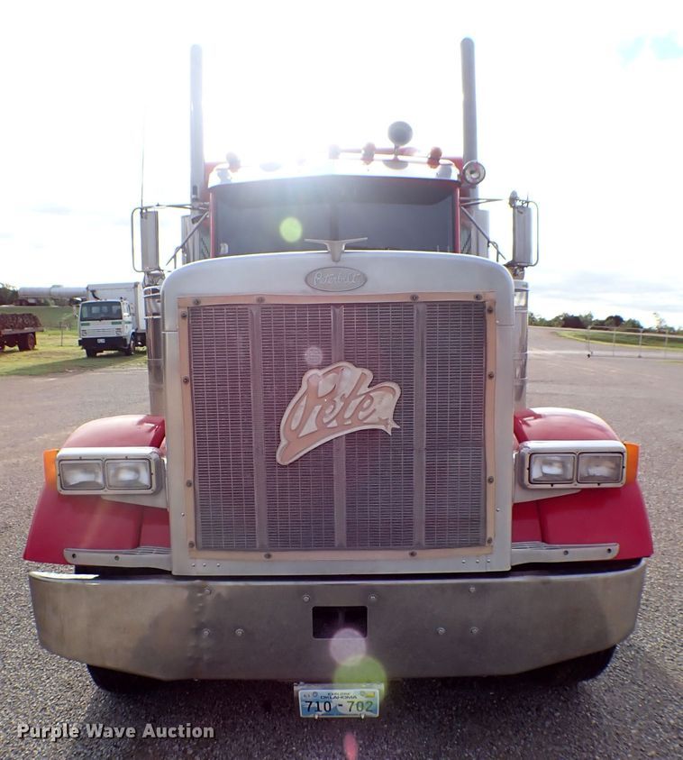 image for item MF9306 1999 Peterbilt 379  semi truck