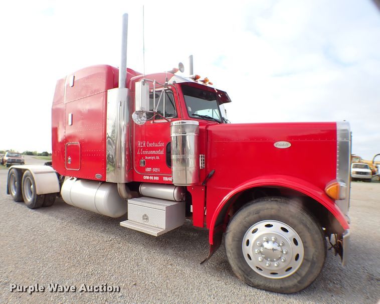 image for item MF9306 1999 Peterbilt 379  semi truck
