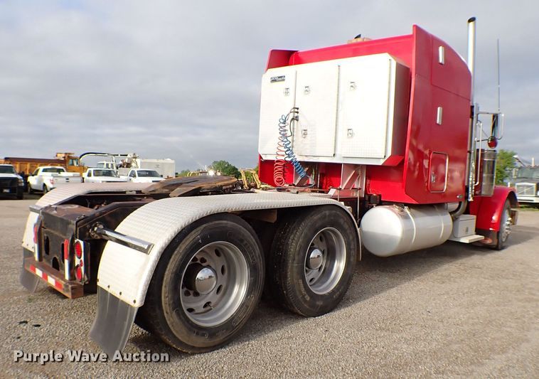 image for item MF9306 1999 Peterbilt 379  semi truck