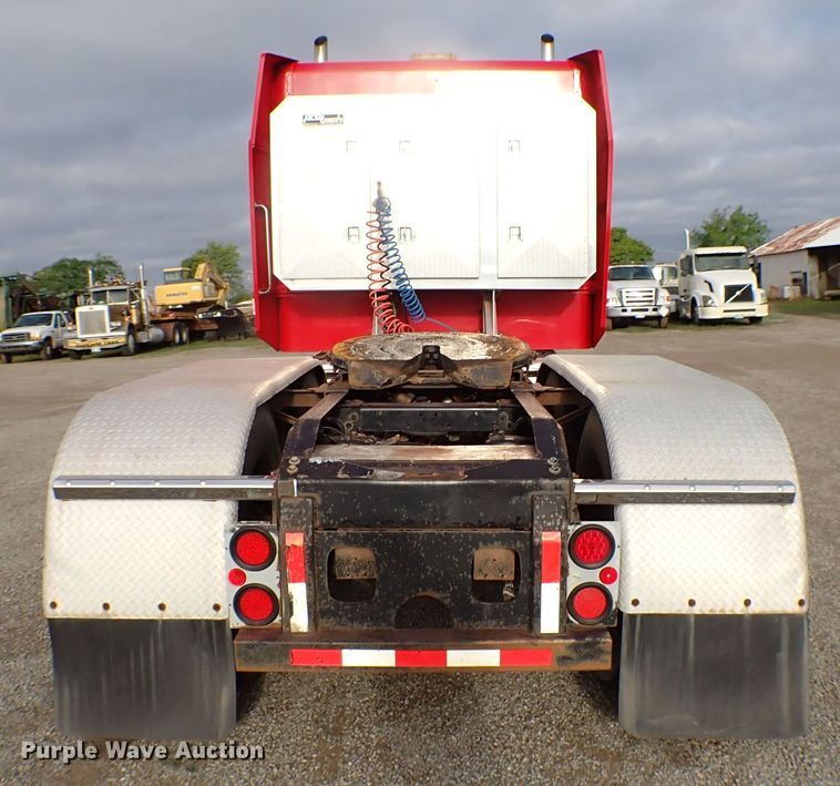 image for item MF9306 1999 Peterbilt 379  semi truck