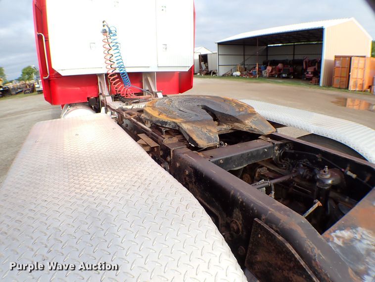 image for item MF9306 1999 Peterbilt 379  semi truck