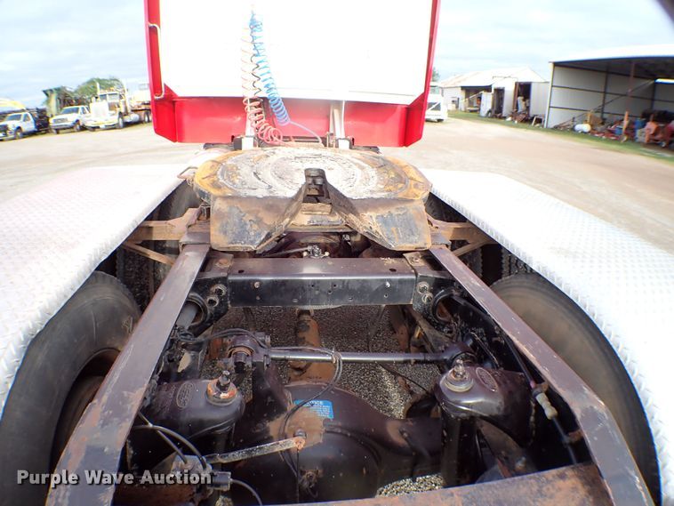 image for item MF9306 1999 Peterbilt 379  semi truck