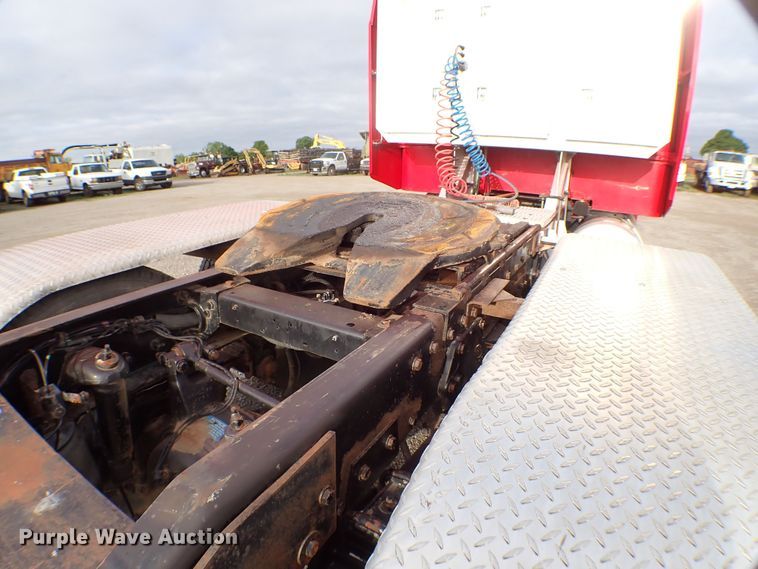 image for item MF9306 1999 Peterbilt 379  semi truck