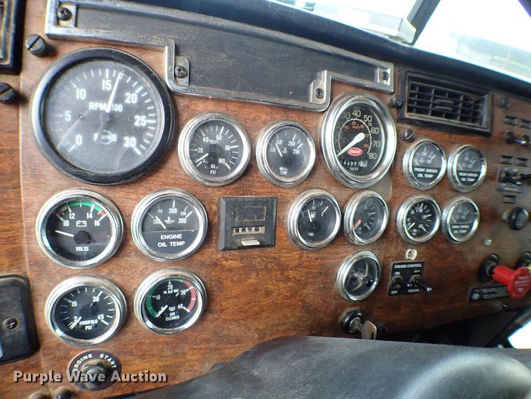 image for item MF9306 1999 Peterbilt 379  semi truck