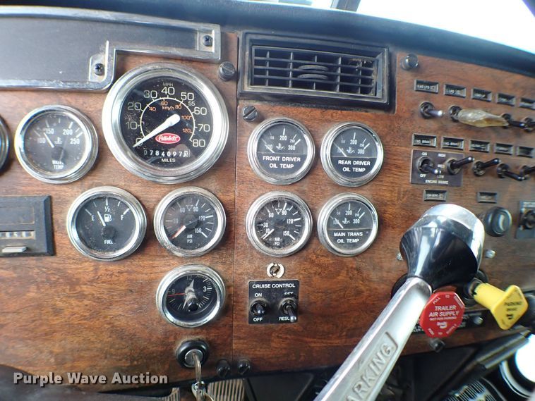 image for item MF9306 1999 Peterbilt 379  semi truck