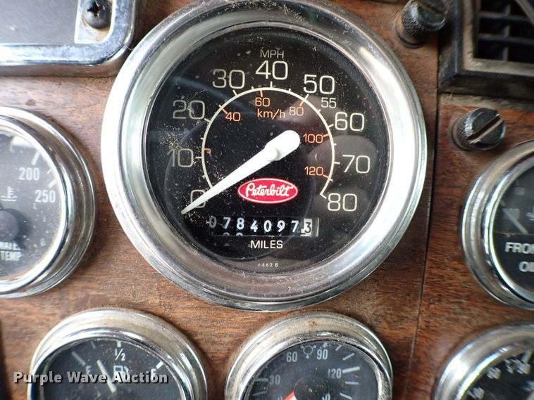 image for item MF9306 1999 Peterbilt 379  semi truck