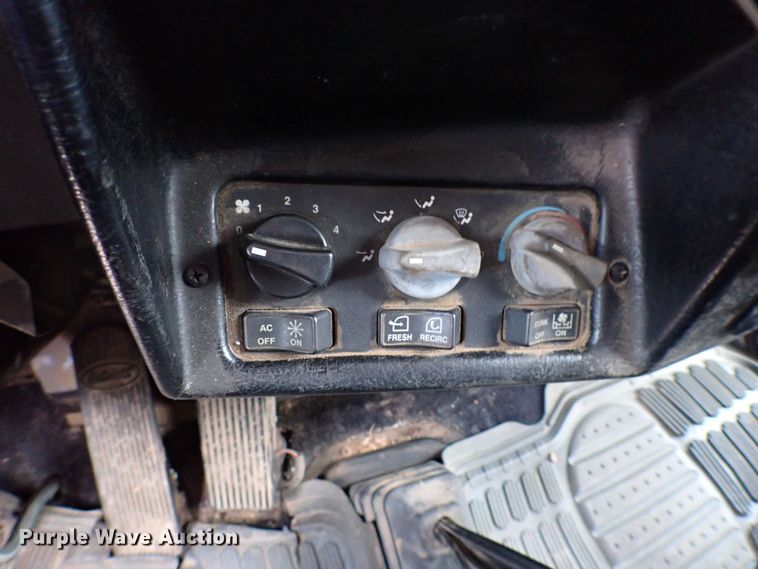 image for item MF9306 1999 Peterbilt 379  semi truck