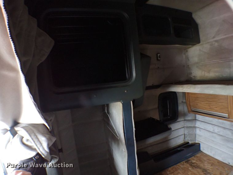 image for item MF9306 1999 Peterbilt 379  semi truck