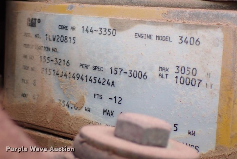 image for item MF9306 1999 Peterbilt 379  semi truck