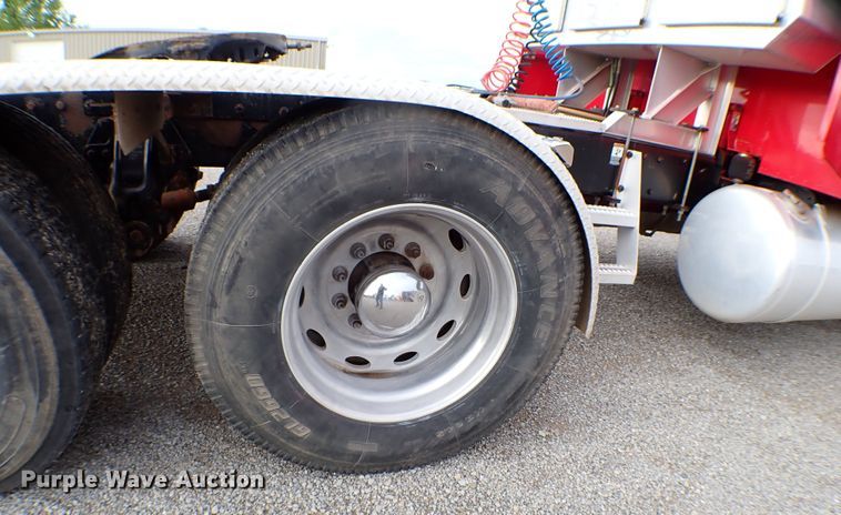 image for item MF9306 1999 Peterbilt 379  semi truck