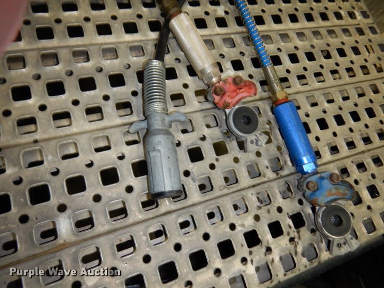 image for item MF9563 2006 Volvo VNL  semi truck