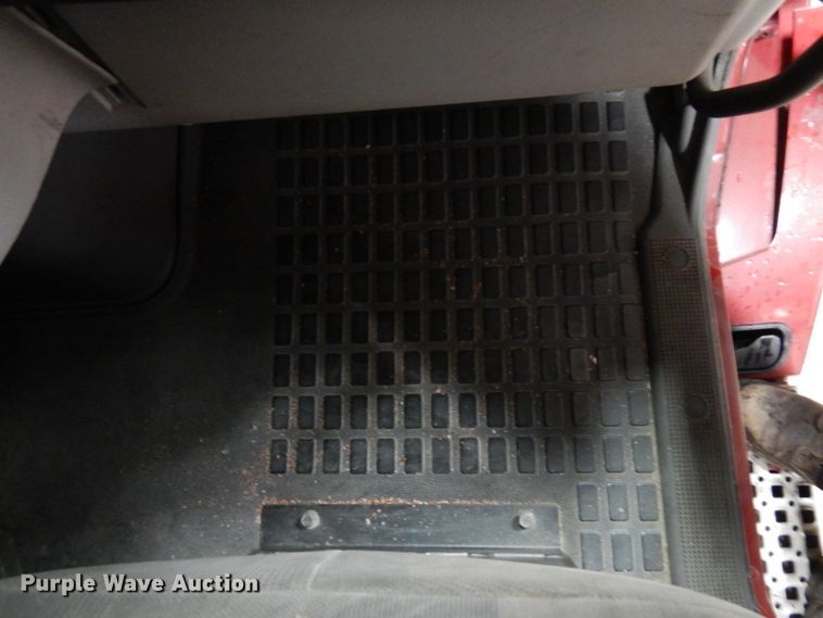 image for item MF9563 2006 Volvo VNL  semi truck