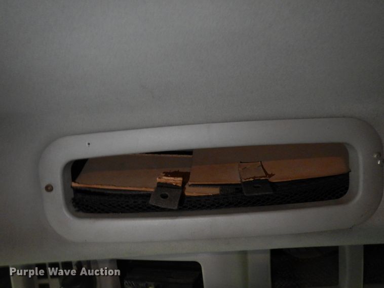 image for item MF9563 2006 Volvo VNL  semi truck