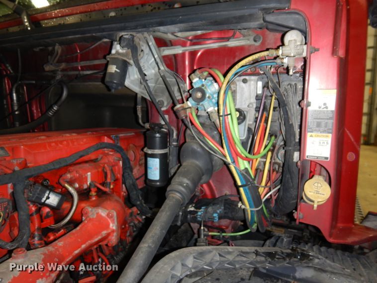 image for item MF9563 2006 Volvo VNL  semi truck