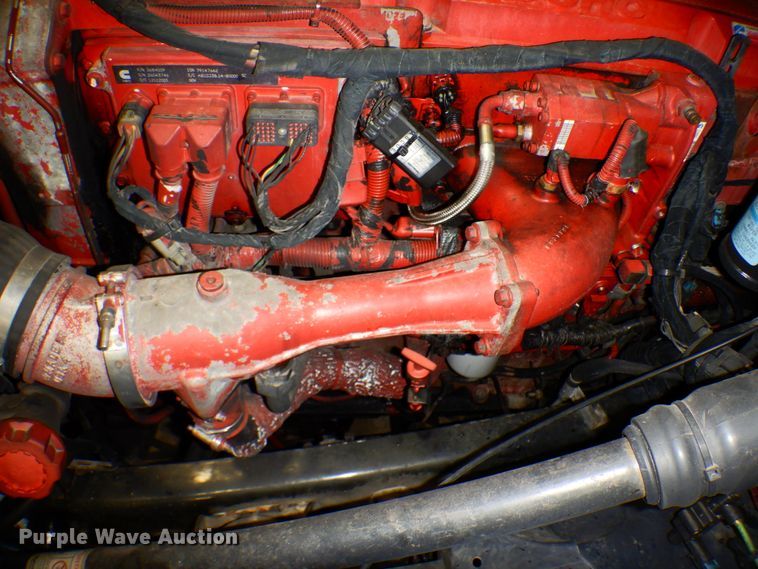 image for item MF9563 2006 Volvo VNL  semi truck