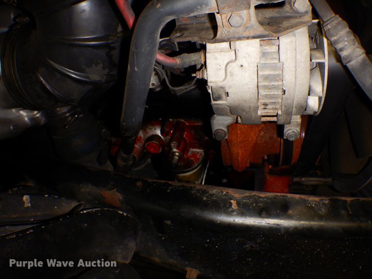 image for item MF9563 2006 Volvo VNL  semi truck